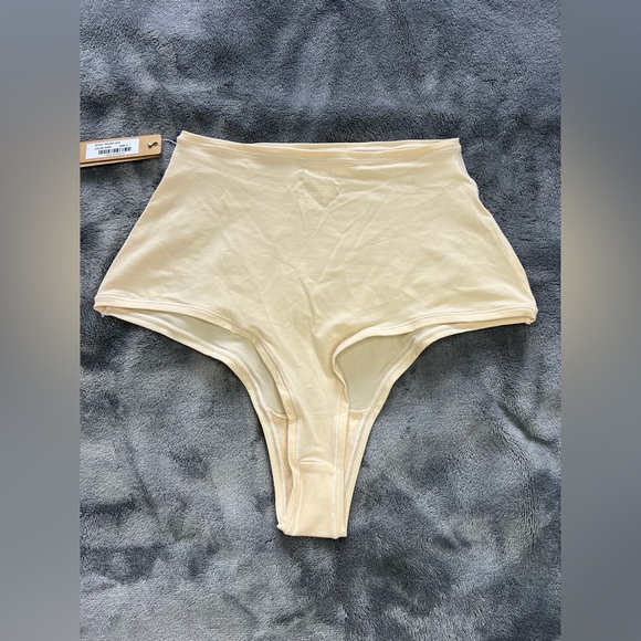 SKIMS High Waisted Thong in Sand, size Small NWT! - Picture 7 of 9